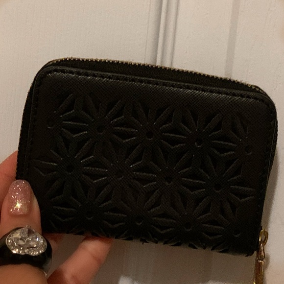 Tory Burch Mini Coin Case Floral Perforated Print - Picture 2 of 8